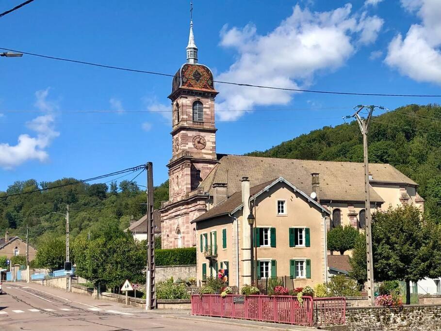 Maison Chaleureuse Au Coeur Du Village Raddon Exterior foto