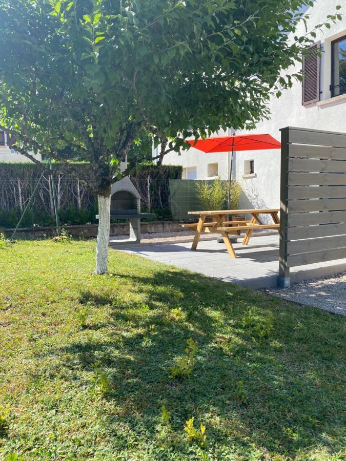 Maison Chaleureuse Au Coeur Du Village Raddon Exterior foto